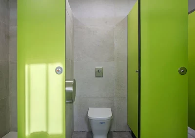 Cabinas para WC en material fenólico