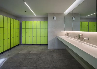 Taquillas fenólicas para vestuarios en color verde