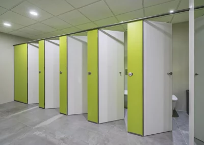 Cabinas fenólicas en las oficinas de Endesa 2
