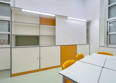 Estanterías a medida para aulas
