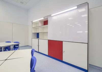 Mobiliario fenólico en escuelas y colegios